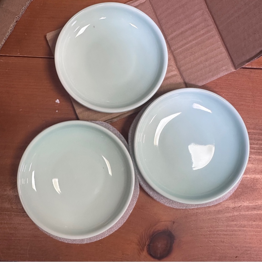 New in box - set of three ceramic serving bowls for cats - or people!